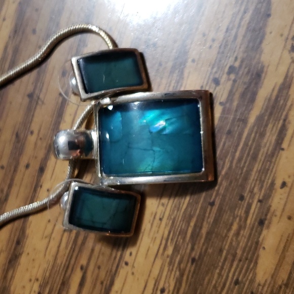 Gorgeous Kenneth Cole Aqua Prism Necklace and Pierced Earrings - Picture 9 of 10